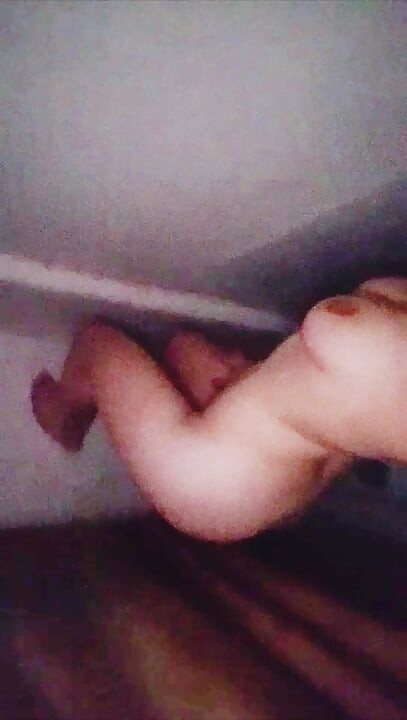 أعطيت هذا الفيديو لمدربي الرياضية السحاقي 47f معي ألعب مع كس بلدي يغويها
