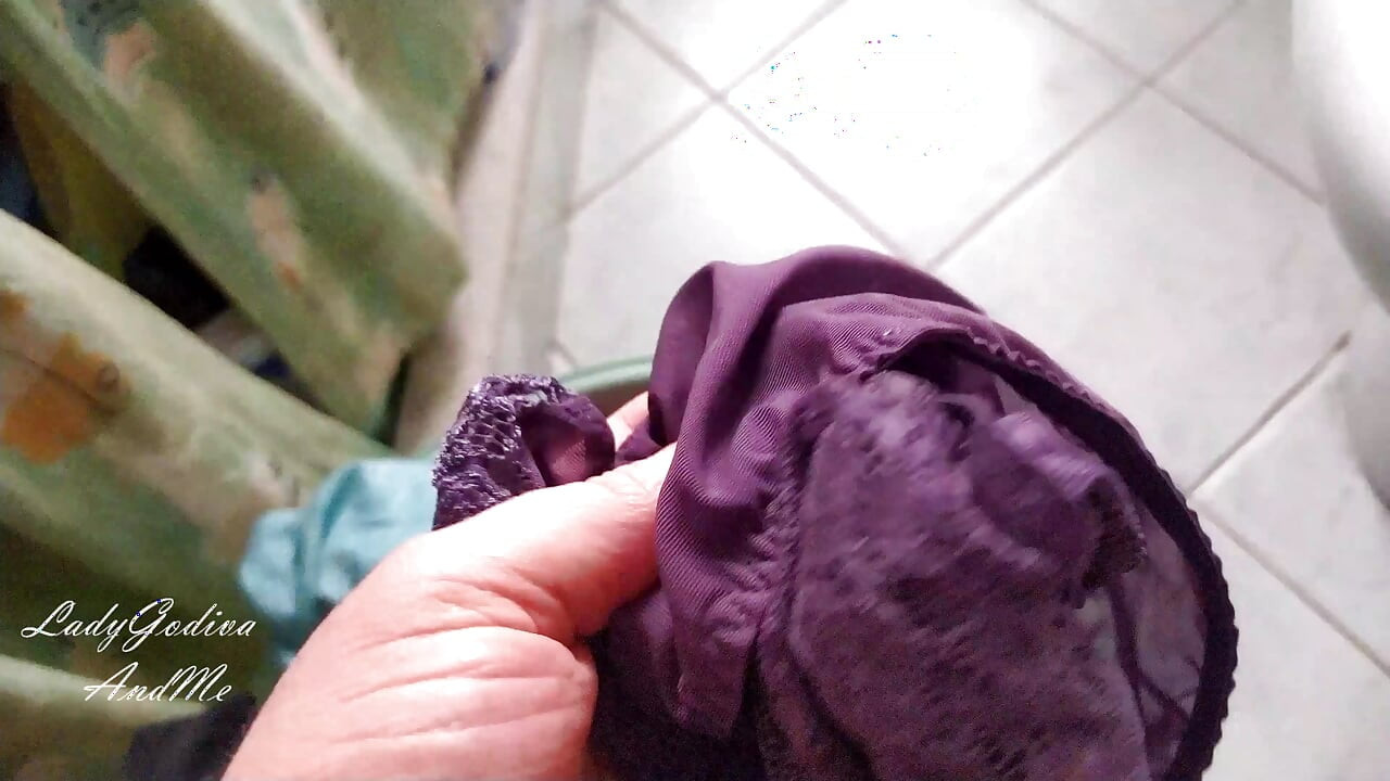 My sister-in-law came to visit us and I masturbate, licking and smelling them, on her dirty panties that I took from clothes to be washed