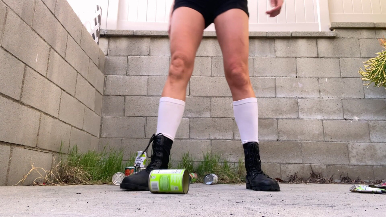 Crushing 100+ cans in Combat Boots