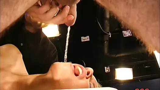 Ggg - Devot Sperma Pisse Slut Sucks Cocks Wild