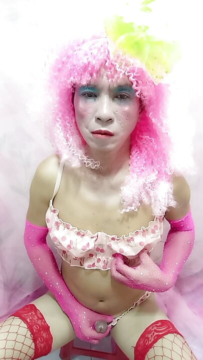 Oanh Le transgender wearing sexy clothes