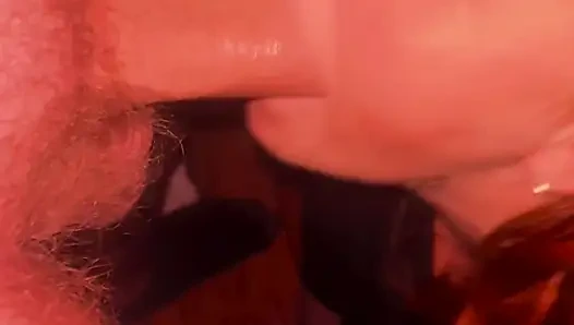 Рыжая сводная сестра во время замерзла