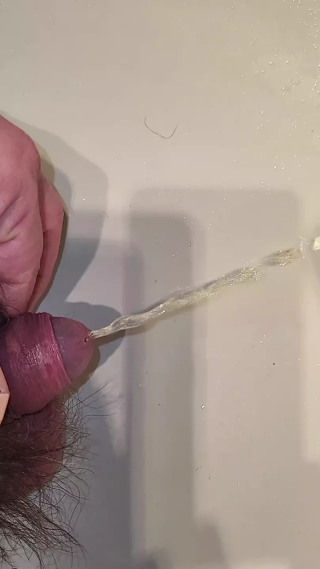 Big piss in bath