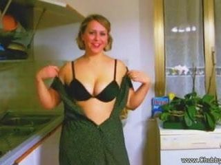BBW Housewife Gives Funtime BJ