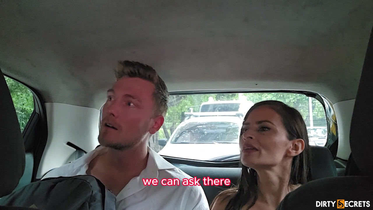 我在机场遇到一个陌生人，最后我们做爱了