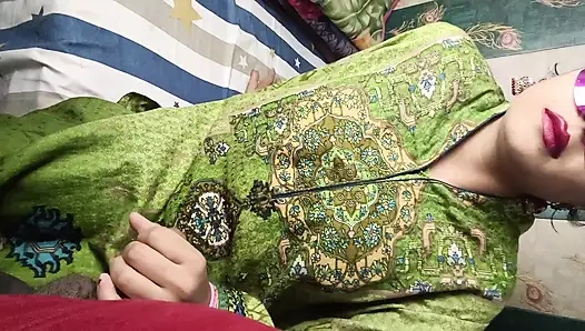 Hintli kadın kocası iktidarsız olduğu için kayınbiraderi ile pembe amının susuzluğunu gideriyor.