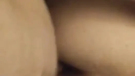 Istri pantat halus