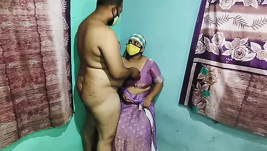 Sari ile duş sonrası seks yapıyor ve buna bayılıyor