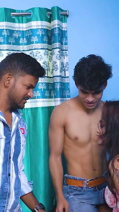 Desi dost ki garlaphrend ki do doston ke saath  chudaee jab ve ghar par akeli thin poori philm | klip 1