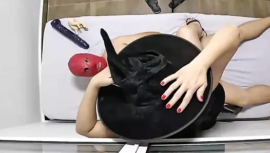 Istri hot dengan pantat bahenol yang lagi sange berat ini nggak pernah puas - married heat