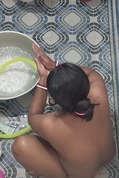 Hot Girl Viral Bathroom Show
