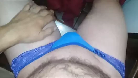 Ale batendo punheta de calcinha
