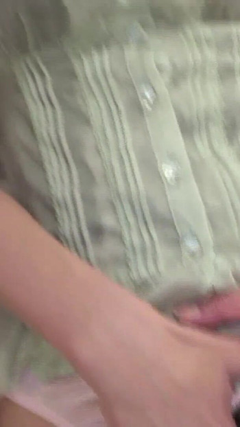 Must-share moment from "Junge Asiatin mit behaarter Pussy geleckt und zum Orgasmus gebracht"