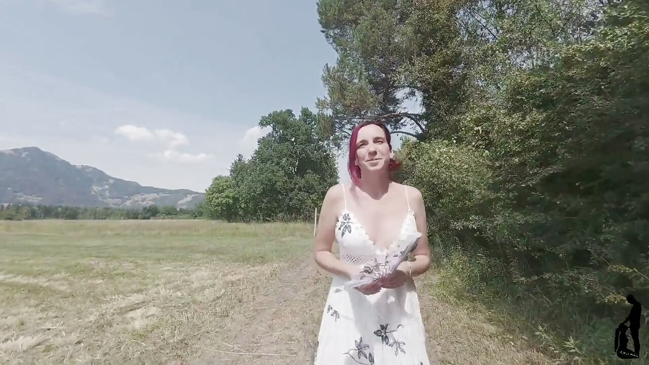 Ormanda yakalanmış!! Sadece fotoğraf çekmesi gerekiyordu... Sonra işler daha da büyüdü