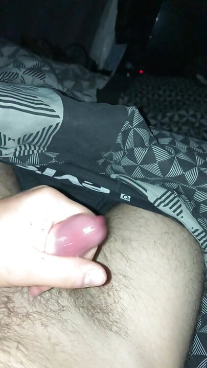 18 godina ovo dira spol dok ne ejakuliram