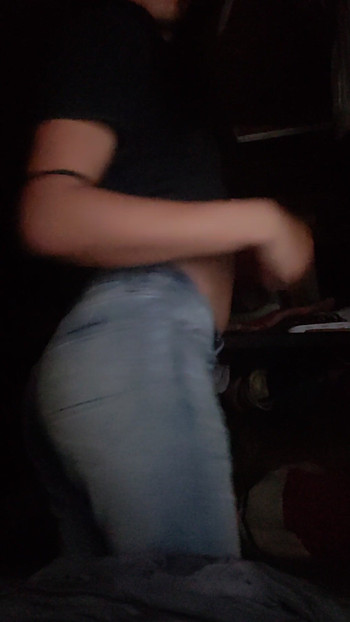 Dance in front of the TV hahahahahaha let's see if he likes them