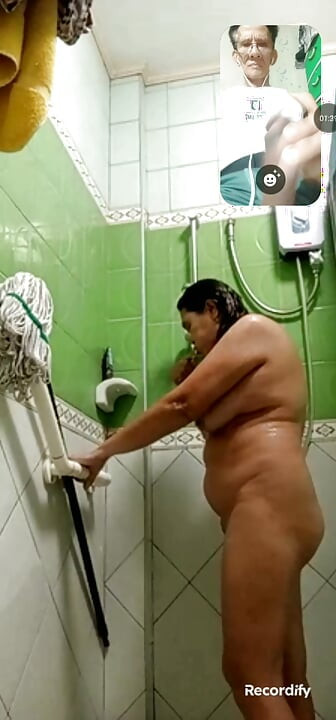 Dimineață satisfăcută cu cur