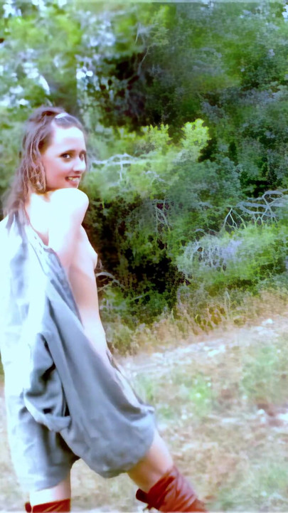 Moana Mendez: Sexy Hot Teen in the Forest Spreading Her Pussy