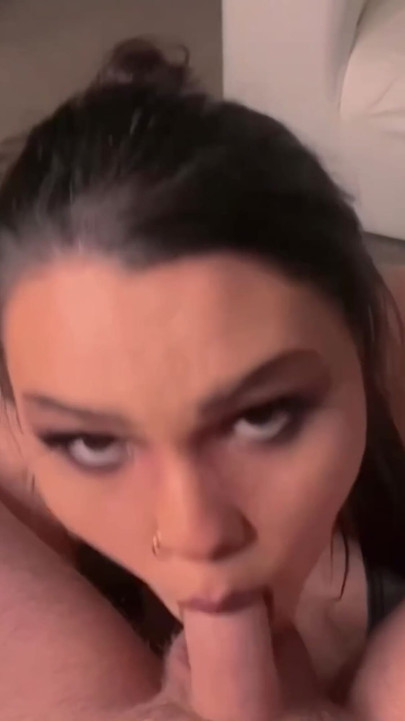 Big Lips Blowjob! Frenulum Kissing Cumshot