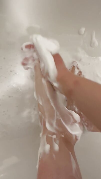 Washing my Stinky and Dirty Feet