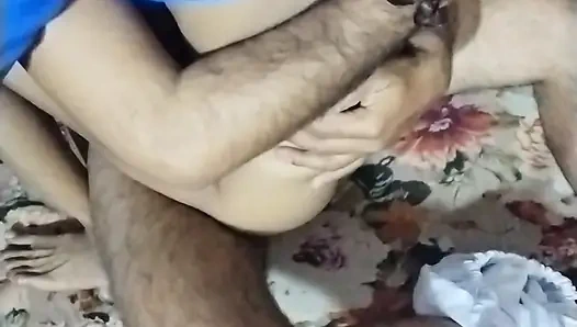 Pakistanlı güzel liseli kız erkek arkadaşıyla sikişiyor