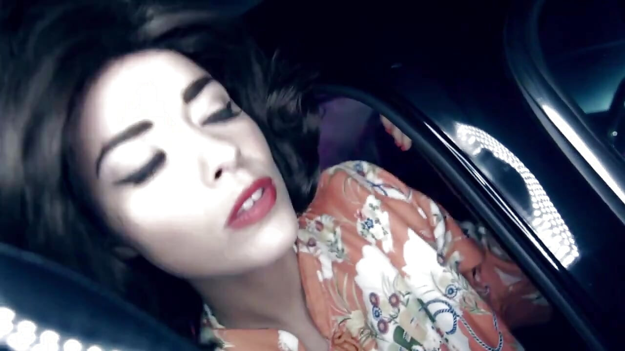 Ava Dalush Fuingers Her Wet Pussy Alone