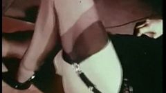 SHAKIN BRUNETTE - vintage curvy striptease 60s