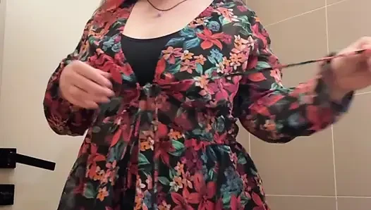 pawg public bathroom masturbation