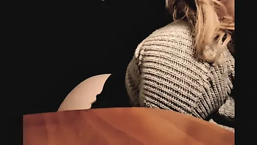 00001Ellie Bee