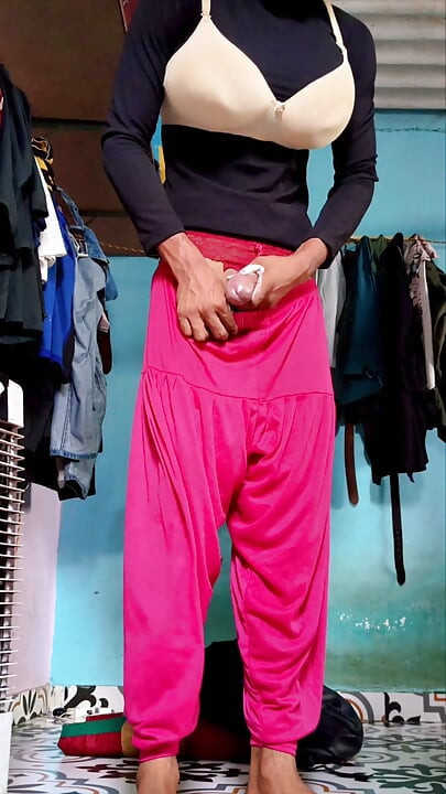Masterbat hot boy salwar pahen ke and bra pahen ke and full boy slim girl drass