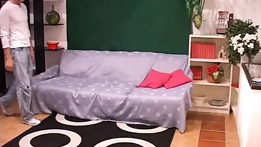 Seksi büyük memeli kız arkadaş amcığı seviyor