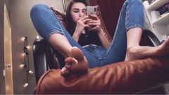 Hot girl show her feet ln webcam