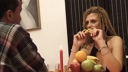 Banan in muschi, schwanz im arsch