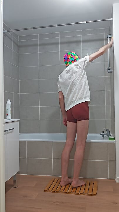 I'm cleaning my bathtub (episode 2)