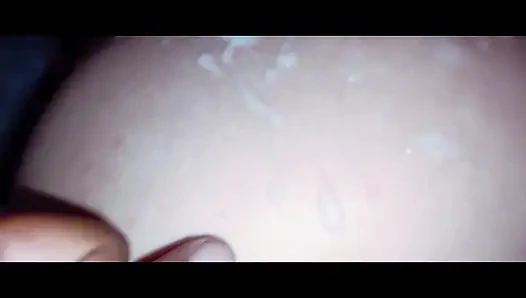 Pantat bahenol cewek ini lagi asik muasin memeknya pakai dildo dan dientot gaya doggy