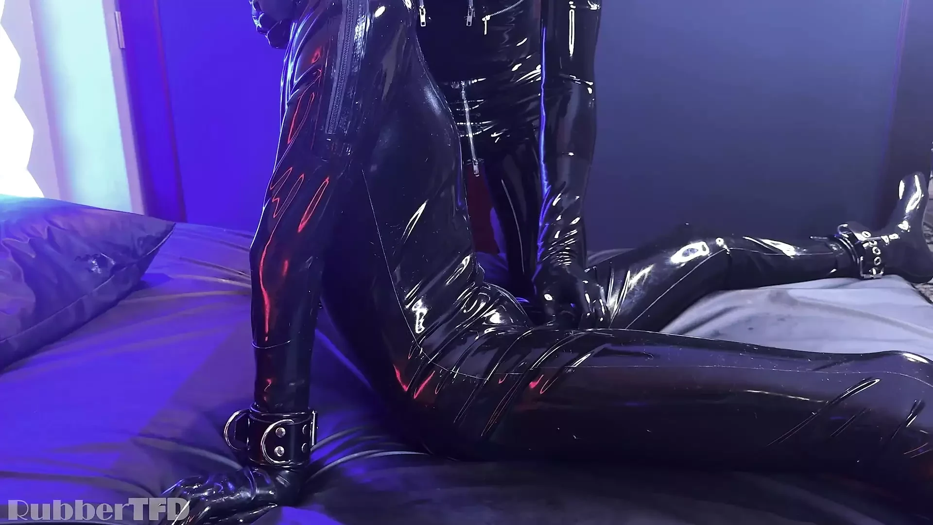 JUST RUBBER PLAY