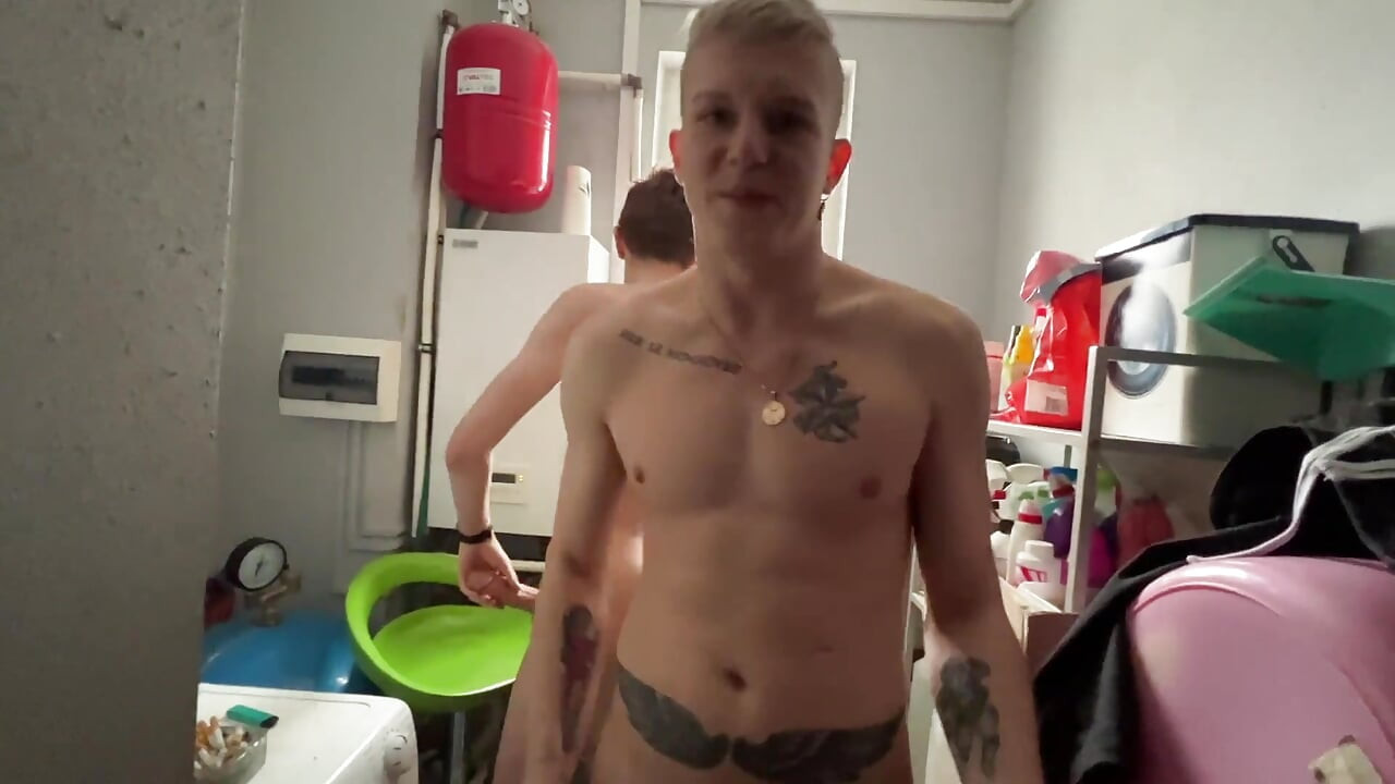Student Sex Party in the Bath, Gave the Guy a Gangbang - 470