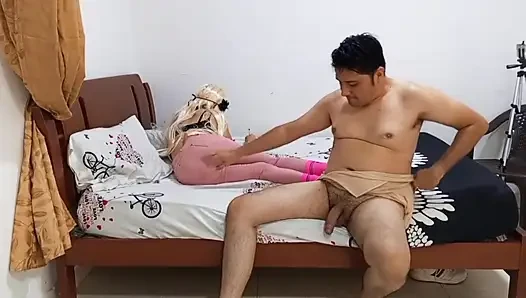 Hot Colombian fucks cheekily with an Indian man and they shoot video for Xhamster