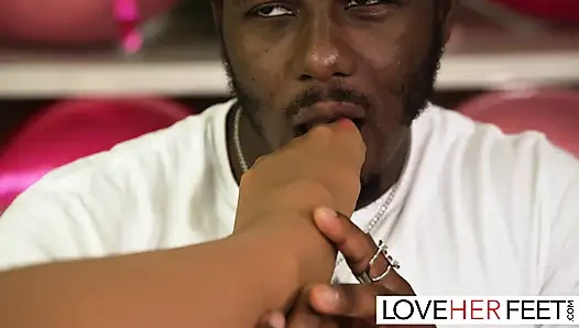 Blonde MILF Brittany Andrews Worshipped And Anally Fucked