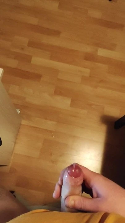 Heftiger Abgang & mit viel Druck sehr weit gespritzt