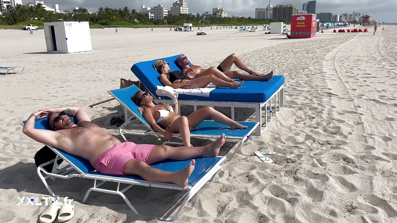 Lesbian temptation in Miami
