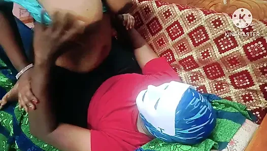 Schwägerin stillt ihren jüngeren schwager - volles lustvolles hardcore-möpselutschen