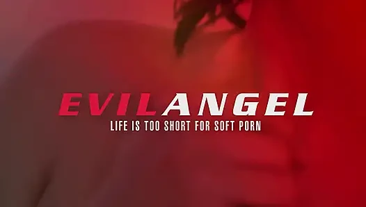EVIL ANGEL - swinger-paar mark & francesca filmt sich selbst beim ficken von jüngeren schätzchen