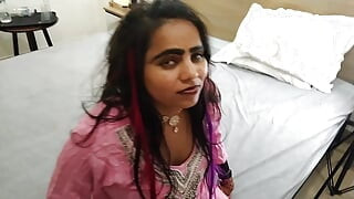 Bathroom me bhabhi ki paise dekar bulakar choda step-mom
