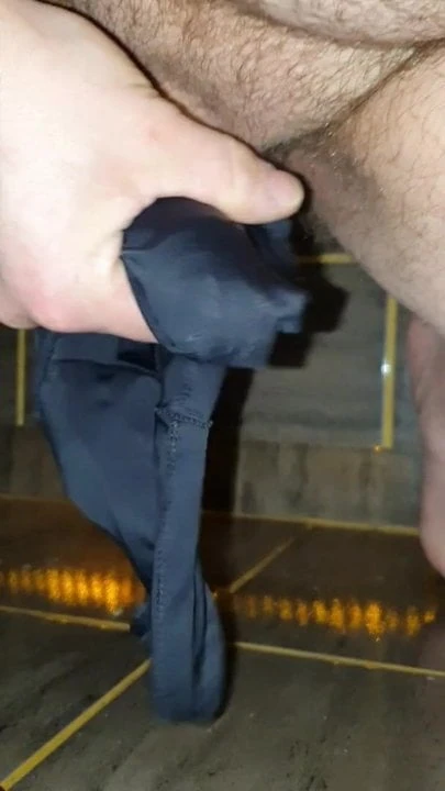 Explode in mommy panties