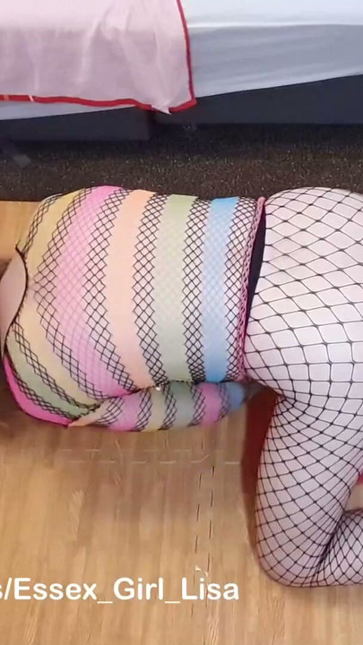 Essex Girl Lisa anal orgasms on the fucking machine | Clip 2