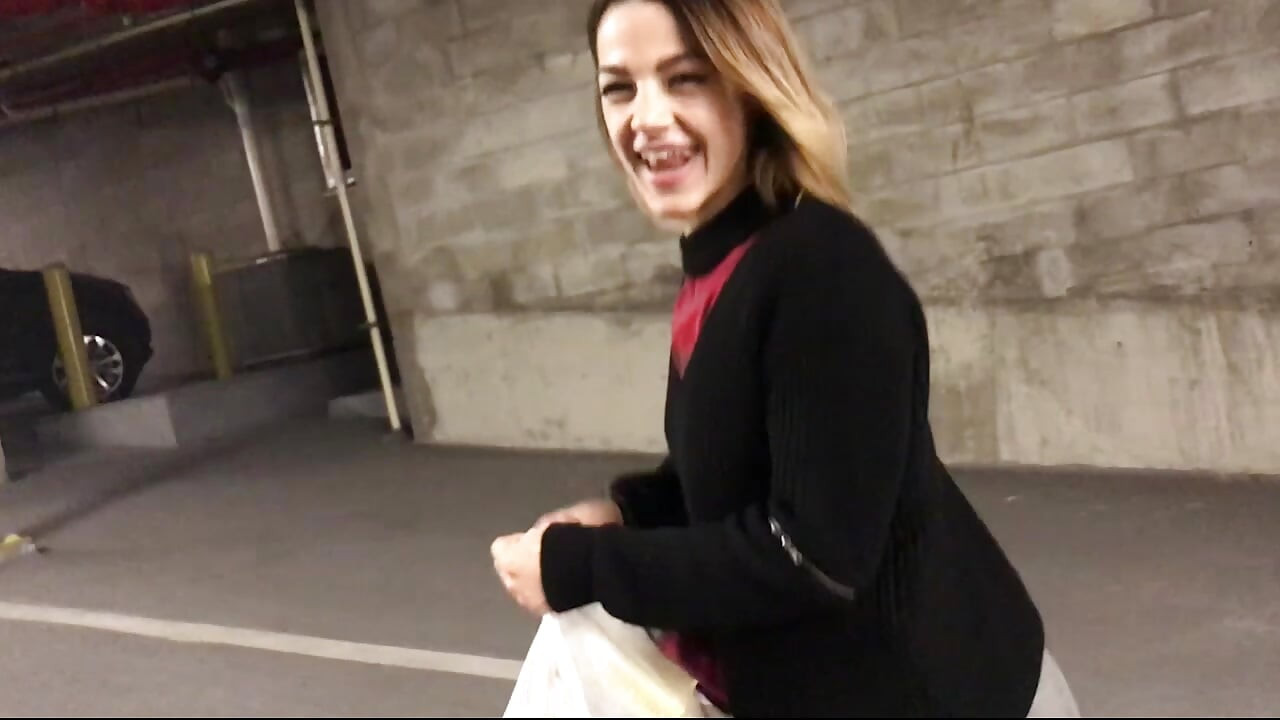 Risky Sloppy Car Horny Blowjob