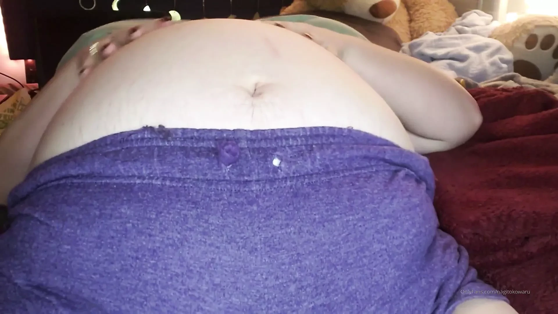 Nagitokowaru’s Huge Overstuffed Belly