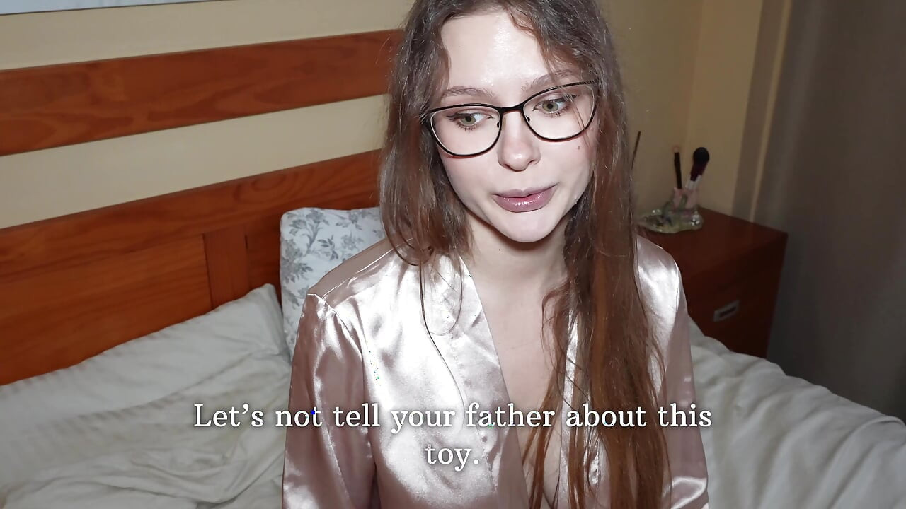 "هل كنت في أبي؟" زوجة أبي بعد أن احتكت بها.