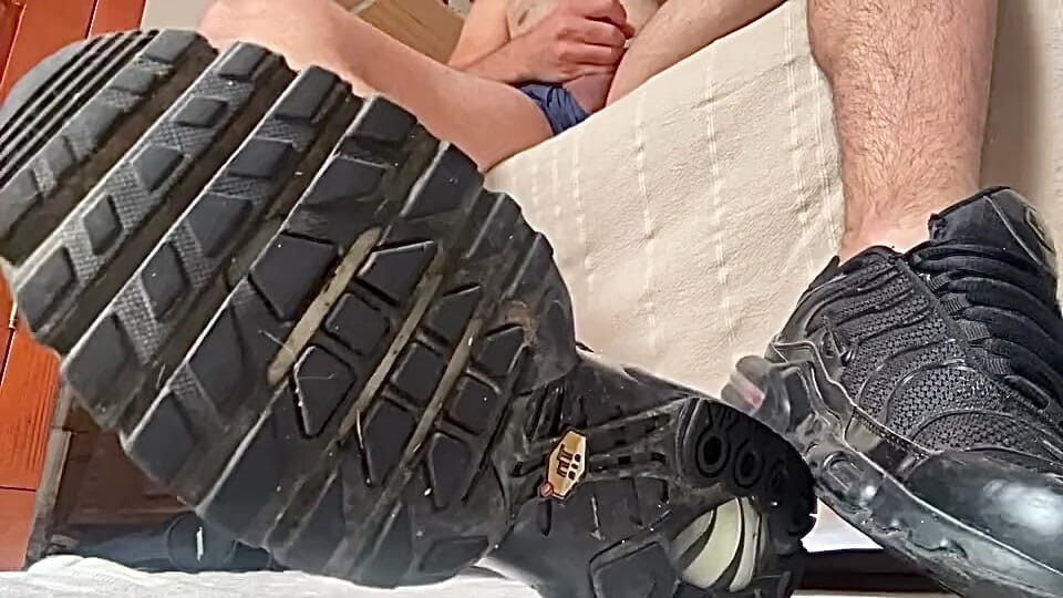 Nike TN handjob